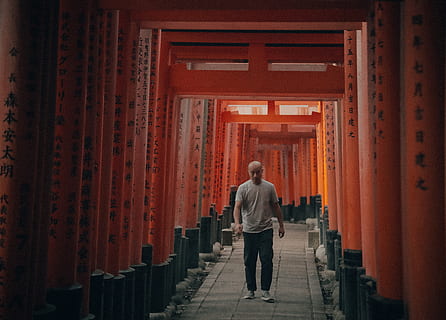 man walking in archways, person, human, footwear, shoe, apparel HD wallpaper