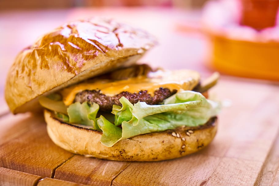 Hamburger With Patty, beef, blur, bread, breakfast, bun, cheese, HD wallpaper