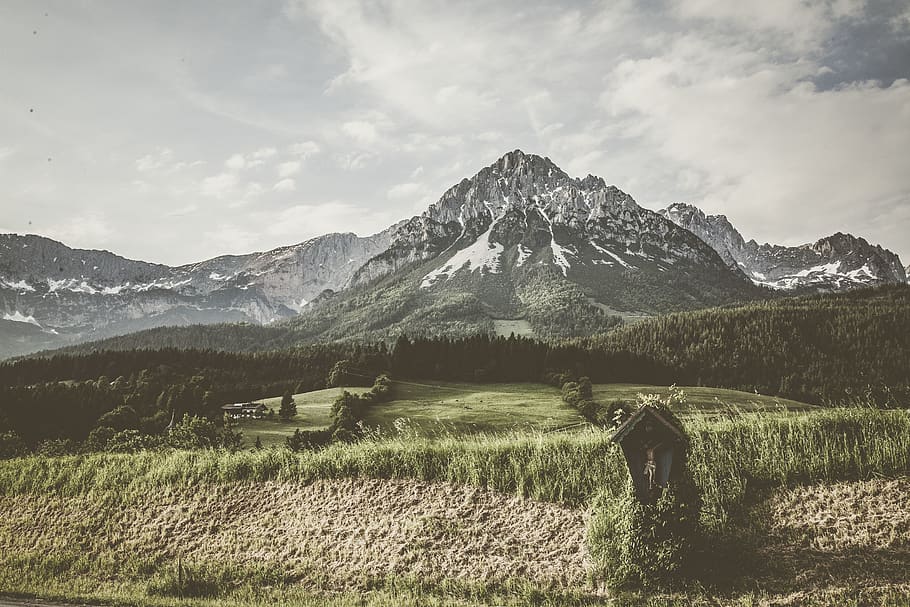 mountain range, nature, outdoors, peak, building, housing, countryside HD wallpaper