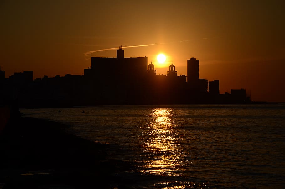 sun, sunset, romantic, sea, waves, sky, water, sundown, skyline HD wallpaper