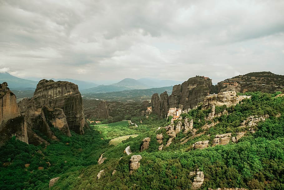 green trees, nature, outdoors, plateau, scenery, mountain, cliff HD wallpaper