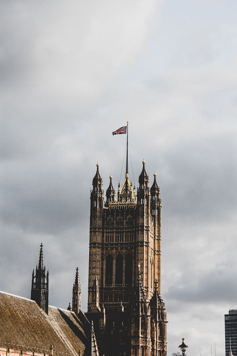 Low Angle Photography of Castle With Uk Flag, administration HD wallpaper