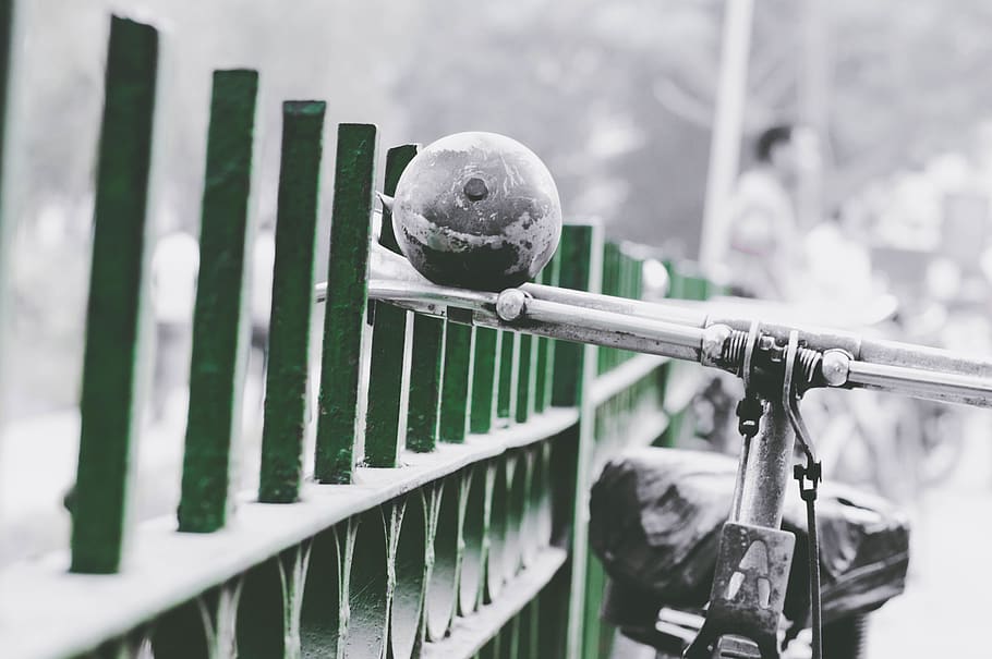 bicycle lean on gate, bike, bell, handelbars, fence, iron, ring HD wallpaper