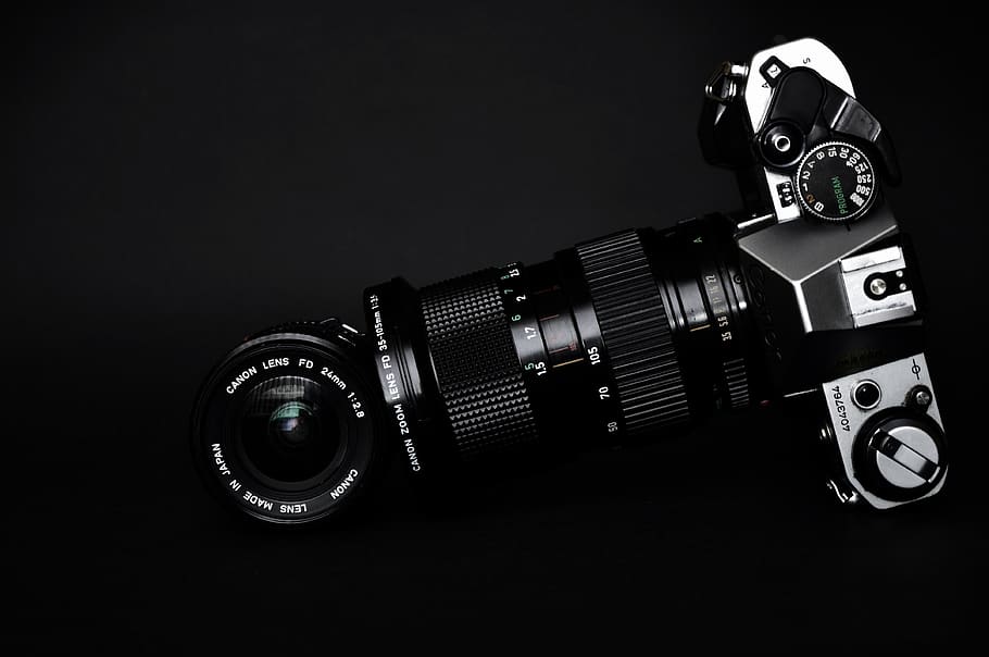 Black and Gray Slr Camera, black background, canon, chrome, close-up