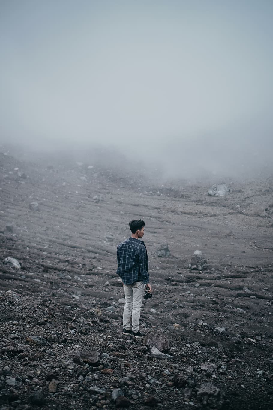 man standing on field, one person, full length, fog, nature, land HD wallpaper
