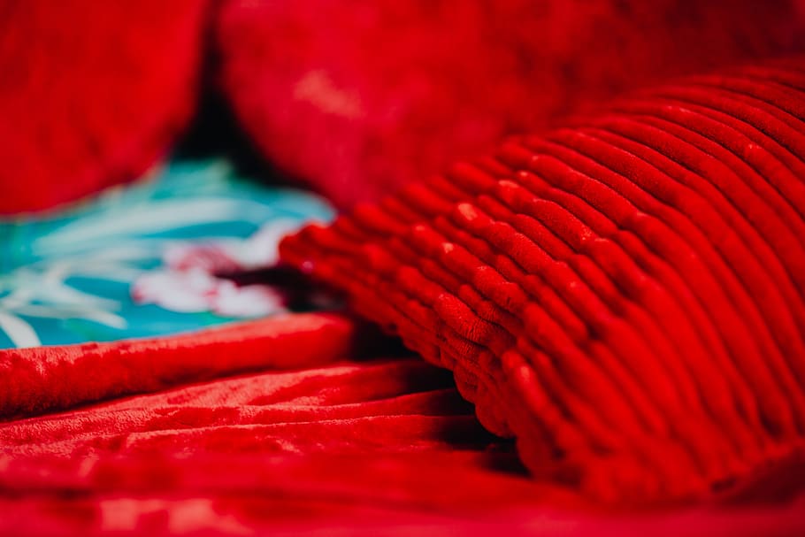 Details of romantic red bedding, closeup, background, romance HD wallpaper