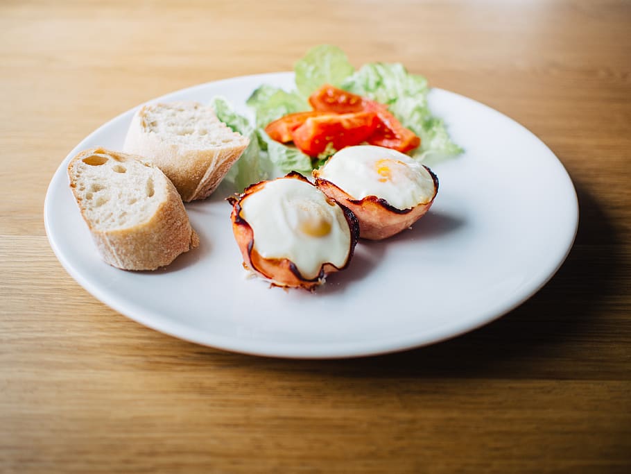 Baked Pastry, bread, eggs, food, ham, plate, table, freshness HD wallpaper