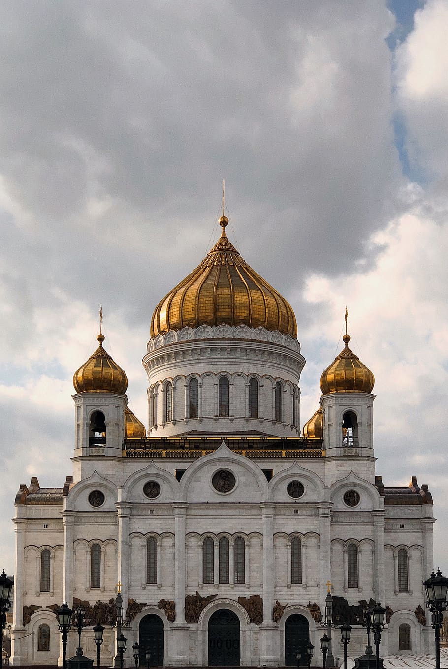 dome building under cloudy sky, architecture, spire, steeple HD wallpaper