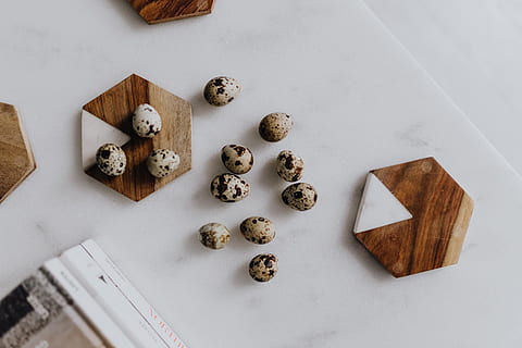 Quail eggs and white marble, easter, Un'common, uncommon, indoors HD wallpaper