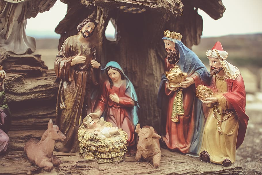 Mother Mary gave birth of Jesus Christ The Manger figurine, art and craft, HD wallpaper