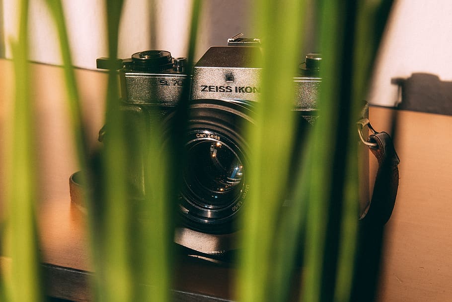 Shallow Focus Photography of Black and Gray Dslr Camera, blur HD wallpaper