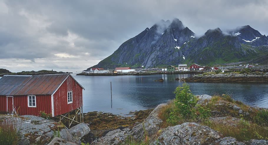 Red Wooden House Near a Mountain and River during Daytime, calm HD wallpaper