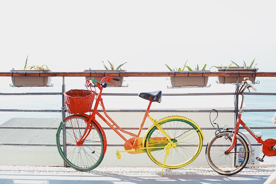 two red bicycles near railing, colour, yellow, summer, fun, sea HD wallpaper