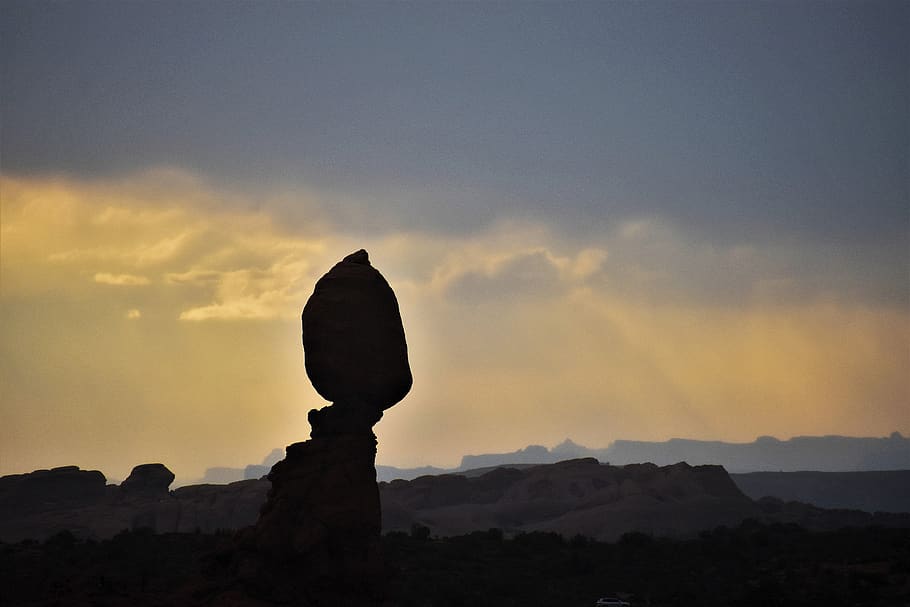 balanced rock, sunset, dusk, twilight, colorful, silhouette HD wallpaper
