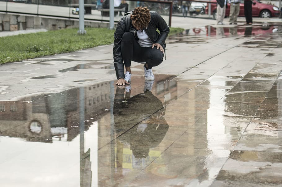 street, mirror, watter, reflection, real people, water, one person HD wallpaper