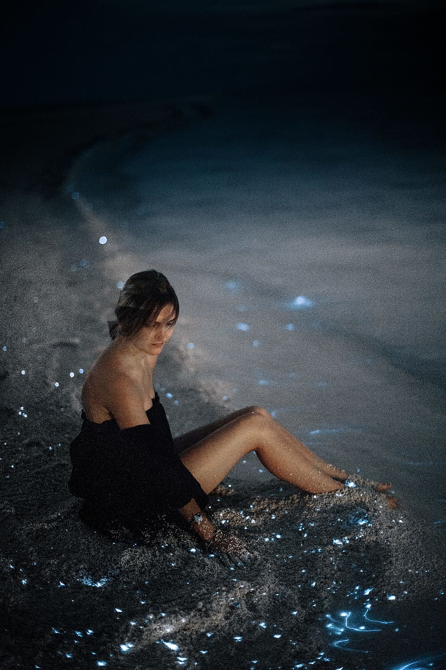 woman sitting on sand near seashore photo, beach, glow, maldives HD wallpaper