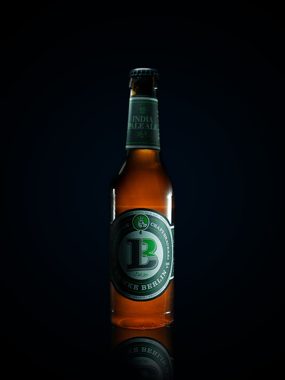 brown glass bottle, beer, alcohol, beverage, beer bottle, drink HD wallpaper