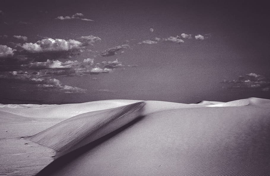 View of White Desert with blue sky in the background - Sand Dunes in Black and White HD wallpaper