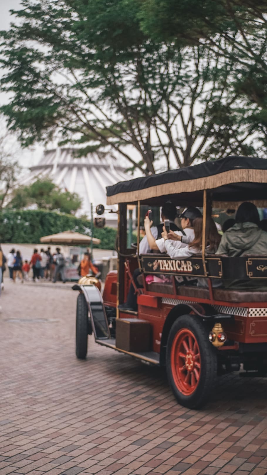 people riding on car, transportation, machine, wheel, human, person HD wallpaper
