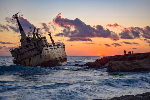 shipwreck, sea, clouds, sunset, romantic, boat, rusty, aged HD wallpaper