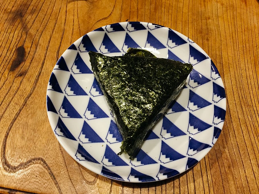 japanese cuisine, plate, lunch, nori, seaweed, onigiri, rice