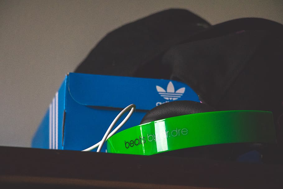 canada, uxbridge, technology, beats, room, adidas, shoes, music HD wallpaper