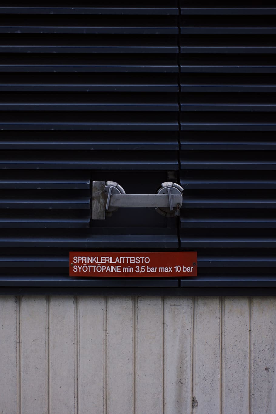 finland, helsinki, wall, hydrant, minimalism, architecture HD wallpaper