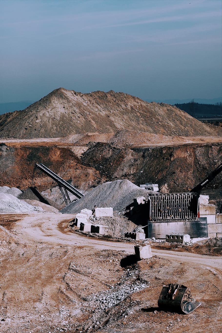 brown mountain under blue sky, environment, architecture, fuel and power generation HD wallpaper