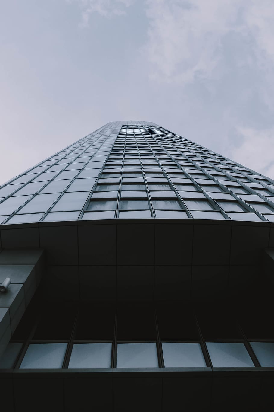 gray painted building, office building, city, high rise, town HD wallpaper