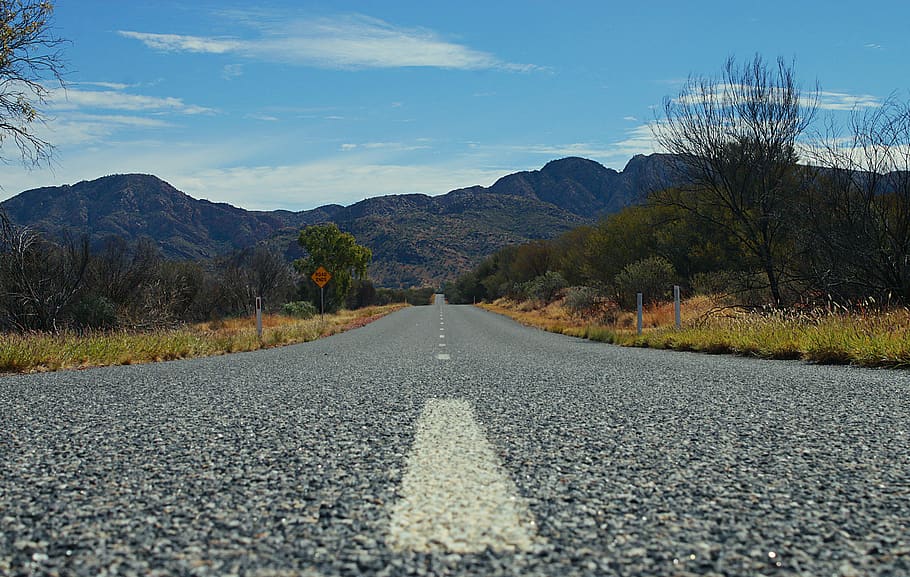 empty road under blue sky, the way forward, direction, mountain HD wallpaper