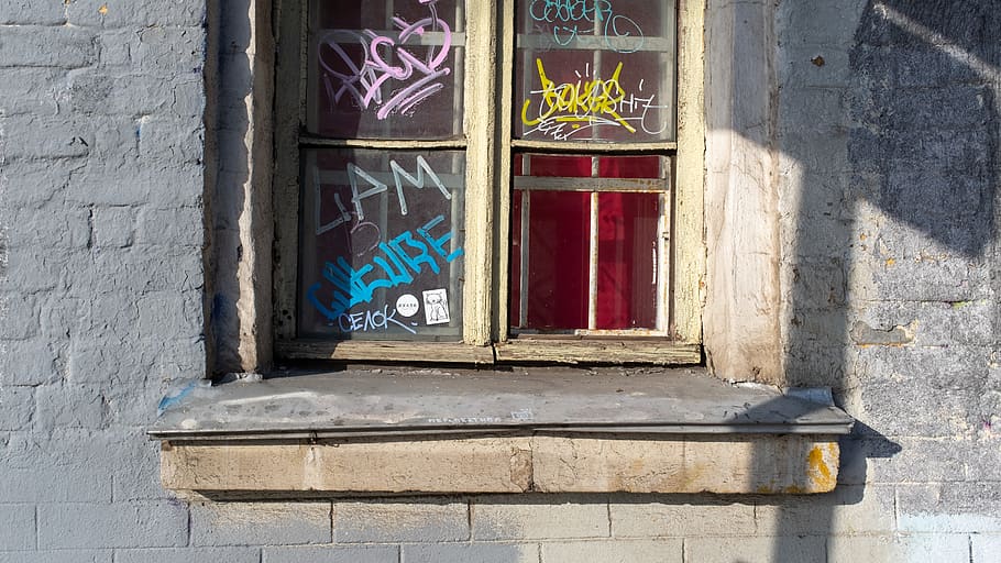closed glass window door, home decor, wall, graffiti, street HD wallpaper