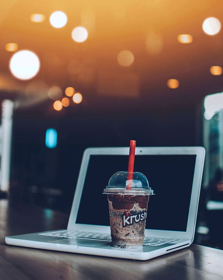 Smoothie On Top Of White Laptop Computer, beverage, cold drink, HD wallpaper