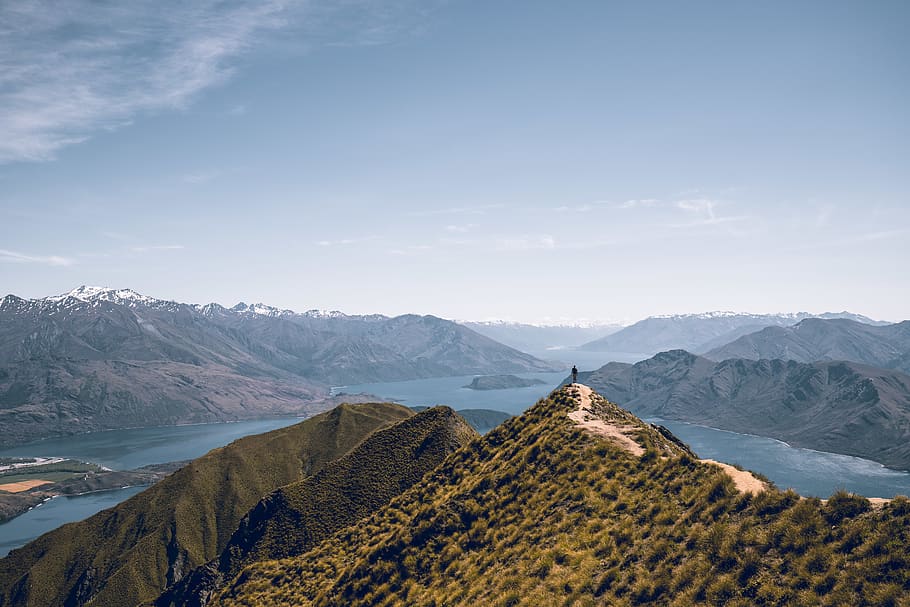 Near mountain. Roys Peak. New Zealand Unsplash. Mountains near the Lake.