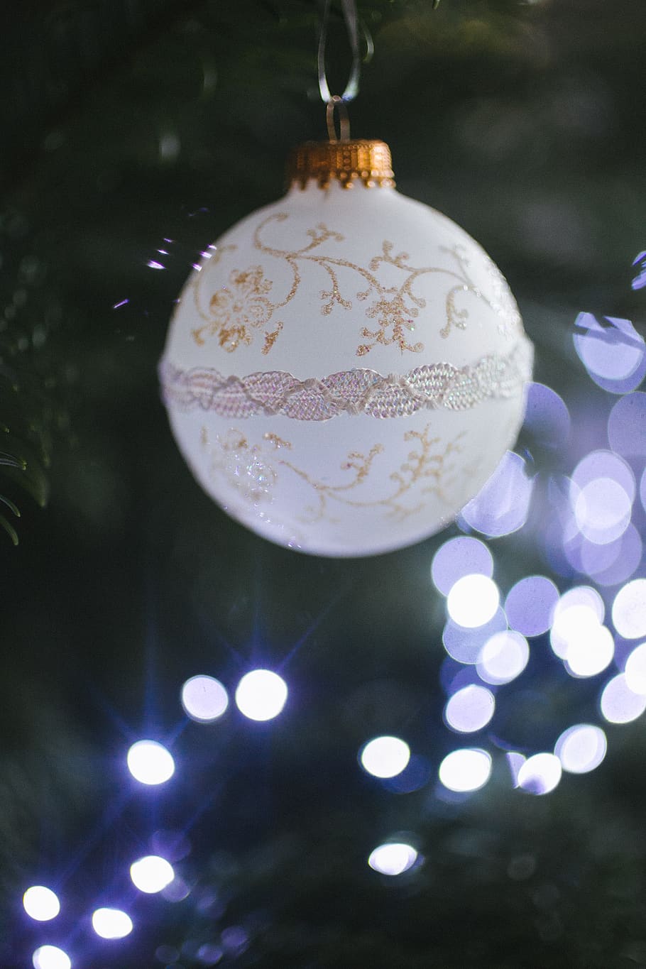 white bauble, ornament, home decor, lighting, tree, pattern, christmas tree HD wallpaper