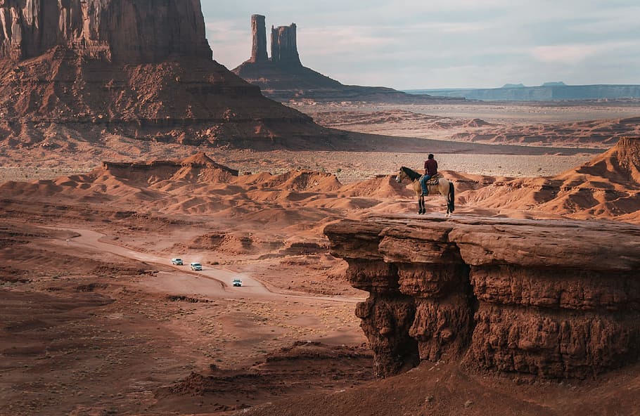 person riding on horse near cliff, desert, landscape, arizona, HD wallpaper