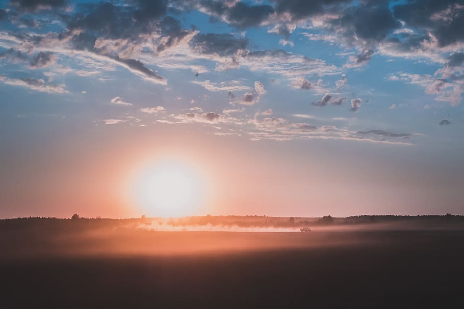 brown field during sunset, nature, outdoors, sunlight, sky, flare HD wallpaper