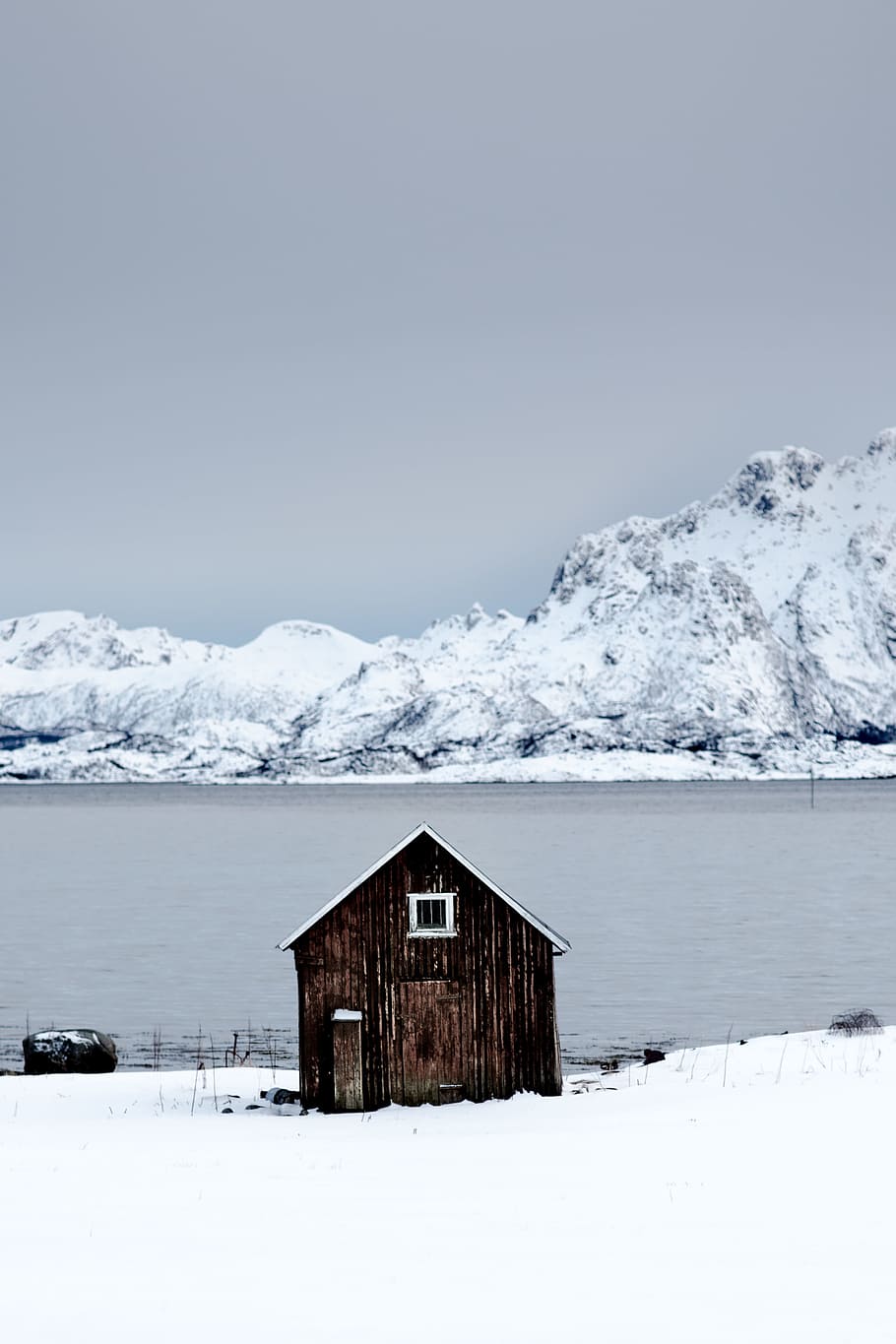 brown wooden shed near lake surrounded by snow, cold temperature HD wallpaper