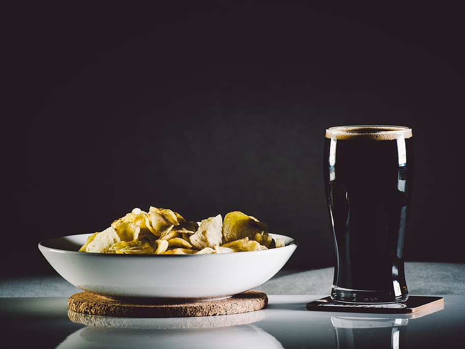 beer, chips, brew, alcohol, food, plate, drink, food and drink HD wallpaper