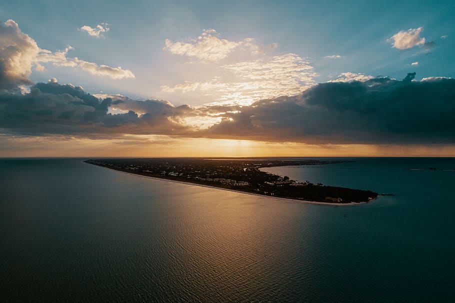 Bird's Eye Photography of Island, aerial shot, beach, clouds HD wallpaper