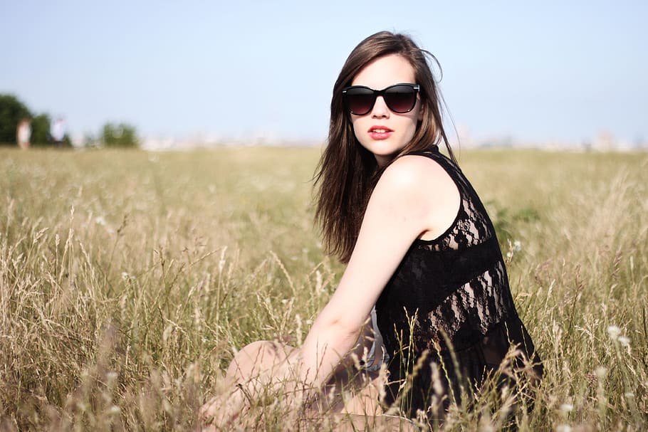 germany, berlin, drachenberg, sky, portrait, lips, grass, field HD wallpaper