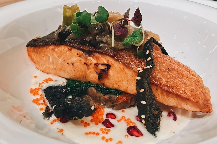 Seared Salmon With Herbs, delicious, dinner, dish, epicure, fillet HD wallpaper