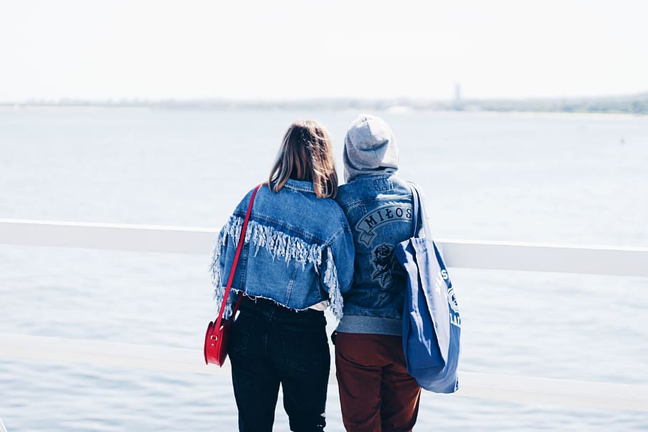 Two People Looking at the Beach, adventure, affection, denim HD wallpaper