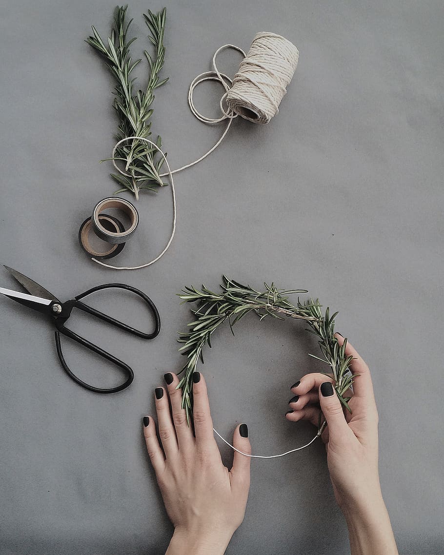 Person Making Hair Vine, beautiful, color, copyspace, elegant HD wallpaper
