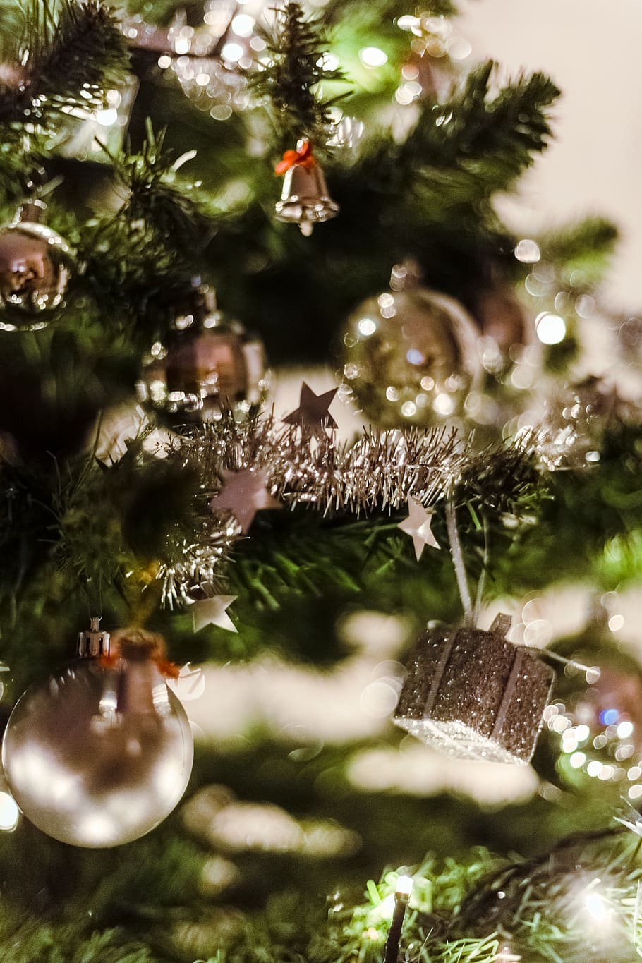 Close-Up Photo of Christmas Ornaments, ball, bauble, blur, bright HD wallpaper