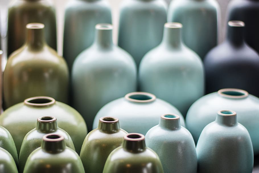 filed stoneware jugs, container, drink, food and drink, in a row HD wallpaper