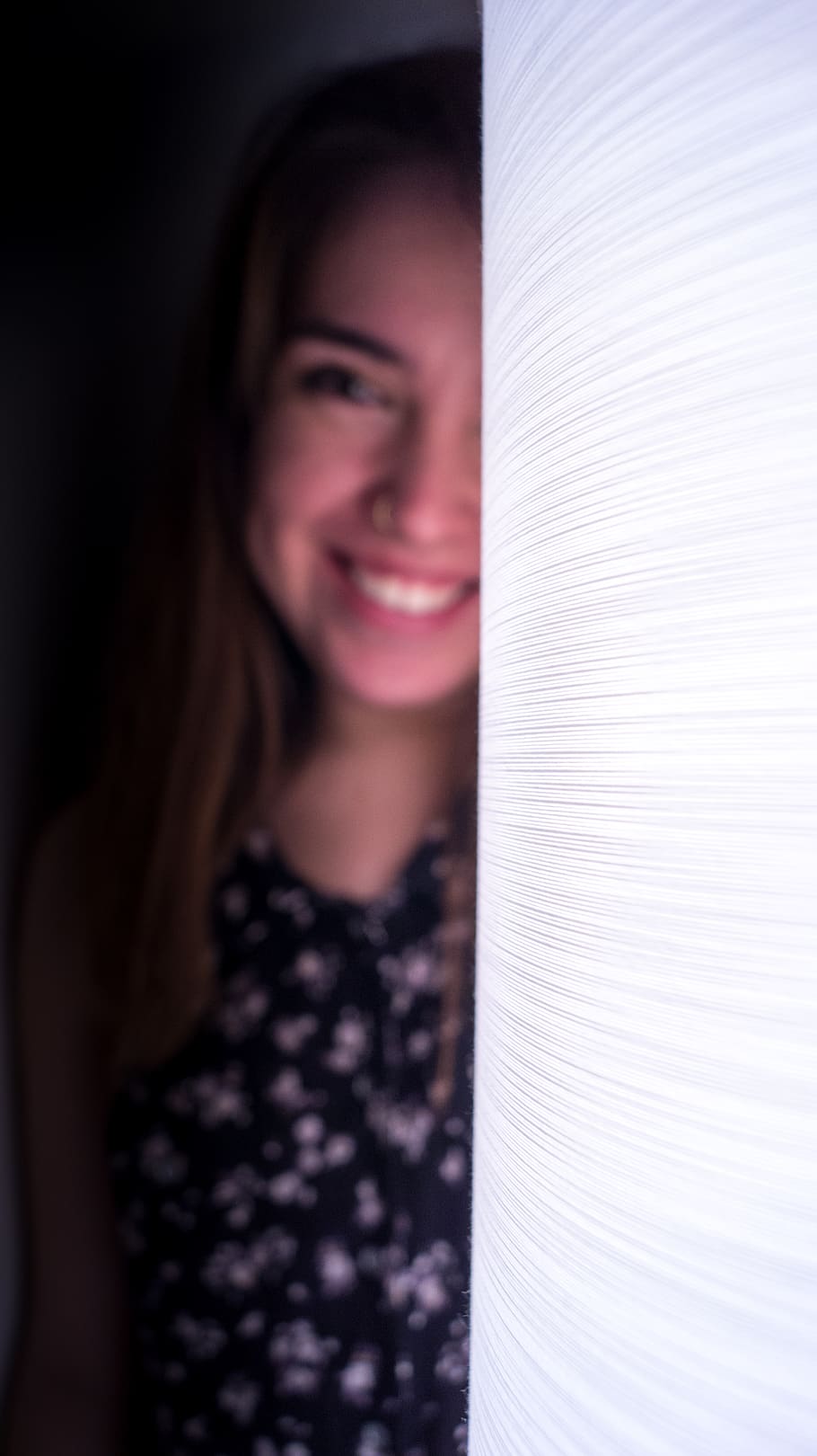 face, person, human, toronto, canada, smile, girl, female, light HD wallpaper