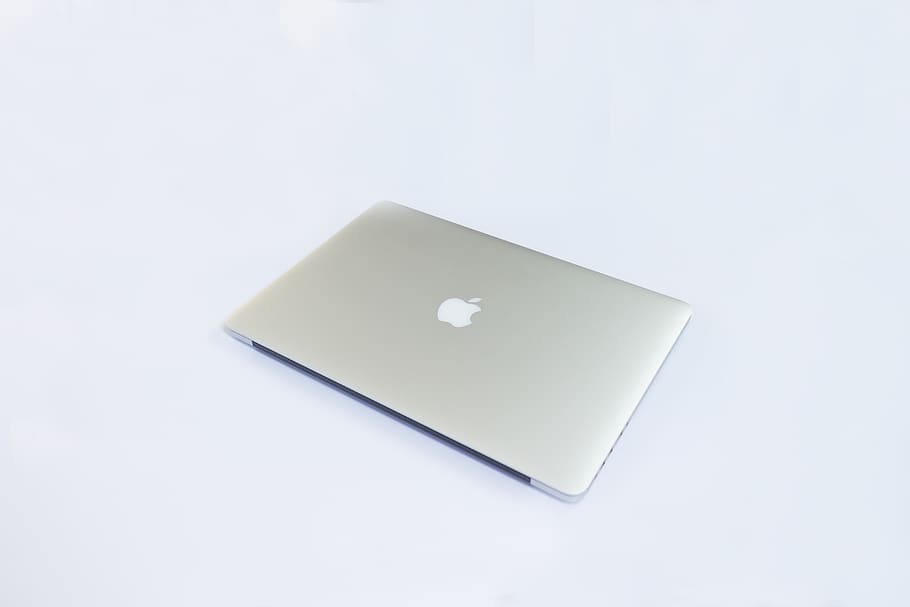 silver MacBook, studio shot, no people, indoors, copy space, single object HD wallpaper