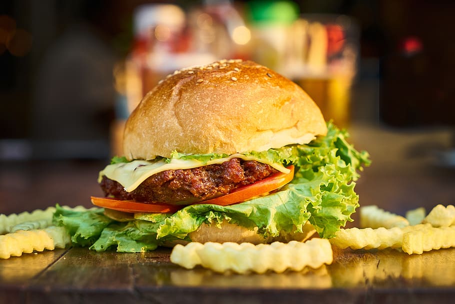 Hamburger on Table, blur, close-up, fastfood, focus, food photography, HD wallpaper