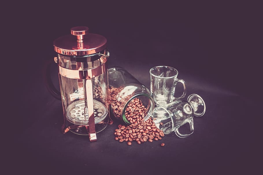 Photograhy of Brown Beans, Clear Glass Mug, and Brass Coffee Grinder HD wallpaper