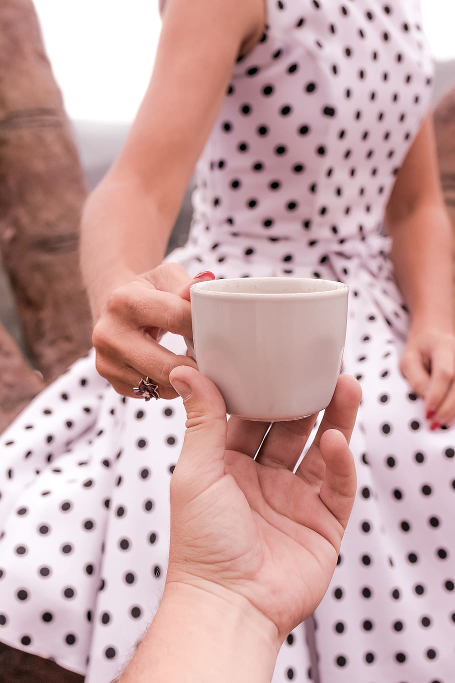 texture, human, person, finger, coffee cup, polka dot, nail HD wallpaper